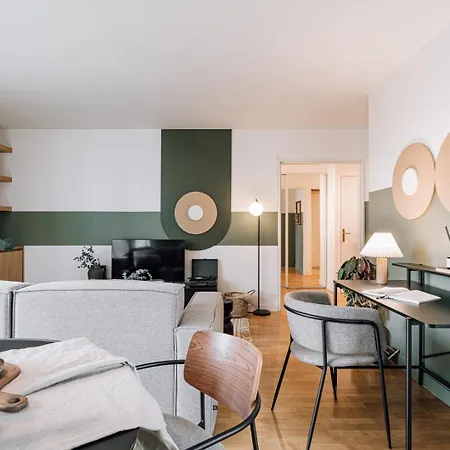 Bornova - 2 Et Balcon A Tour Eiffel * Paris