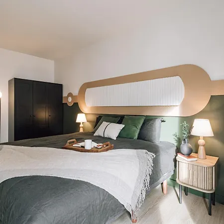 Bornova - 2 Et Balcon A Tour Eiffel Paris