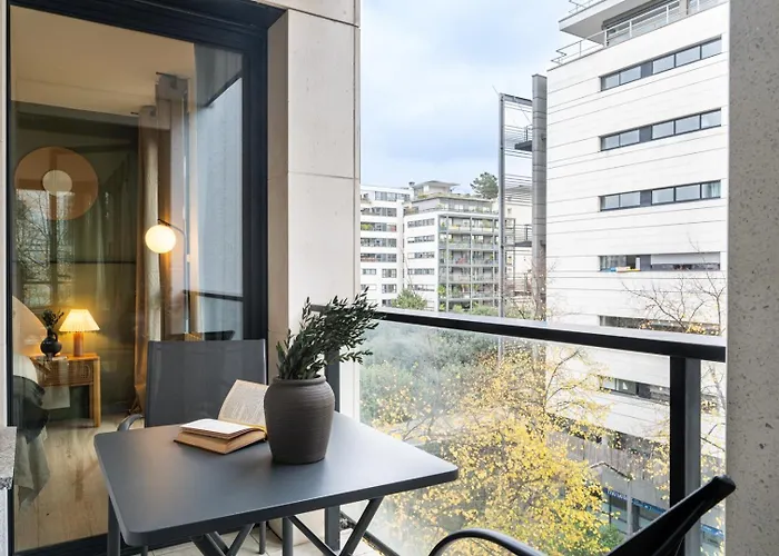 Διαμέρισμα Bornova - 2 Et Balcon A Tour Eiffel