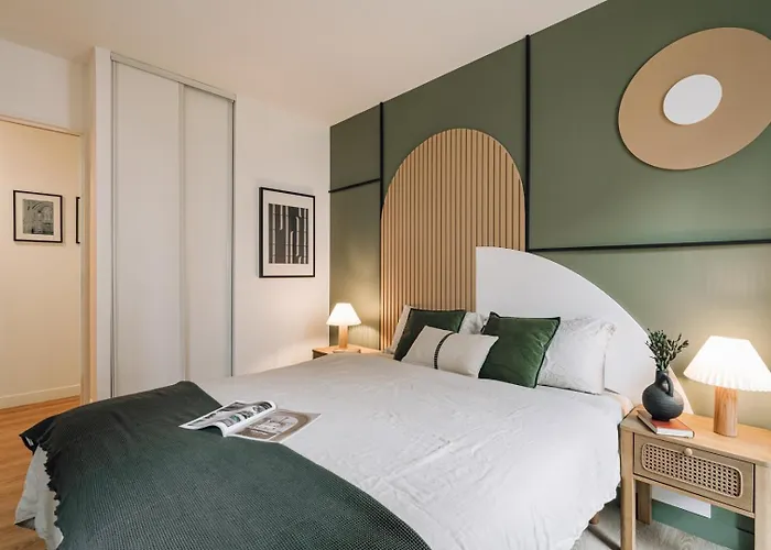 Bornova - 2 Et Balcon A Tour Eiffel شقة *